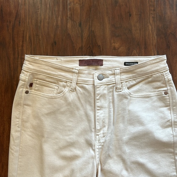 Judy Blue Cream Colored Jeans - Picture 2 of 6